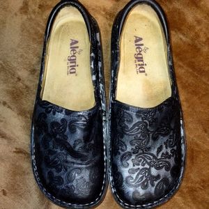 Alegria Keli black embossed floral professions clogs 38 EU